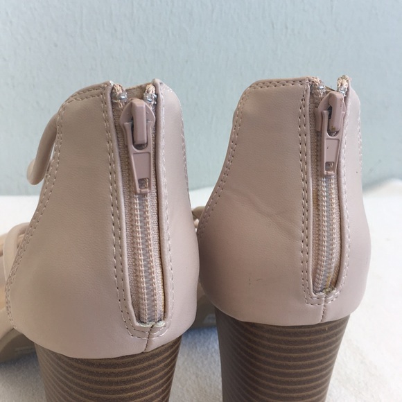 Strappy Chunky Heels - Picture 6 of 7